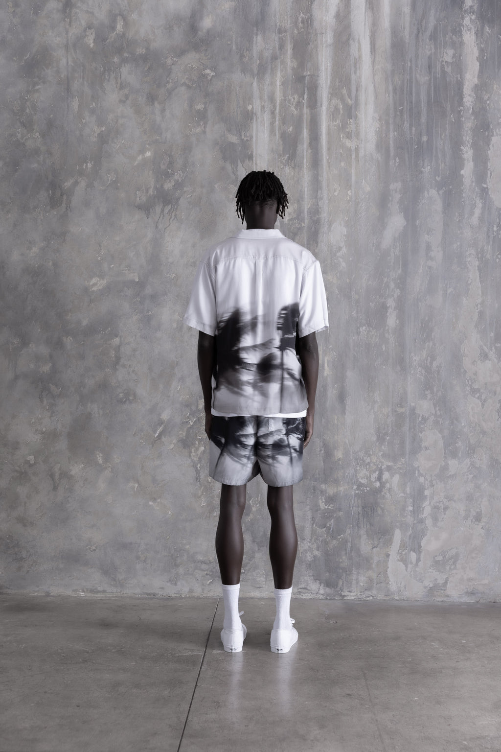 Palms in Motion Trunk